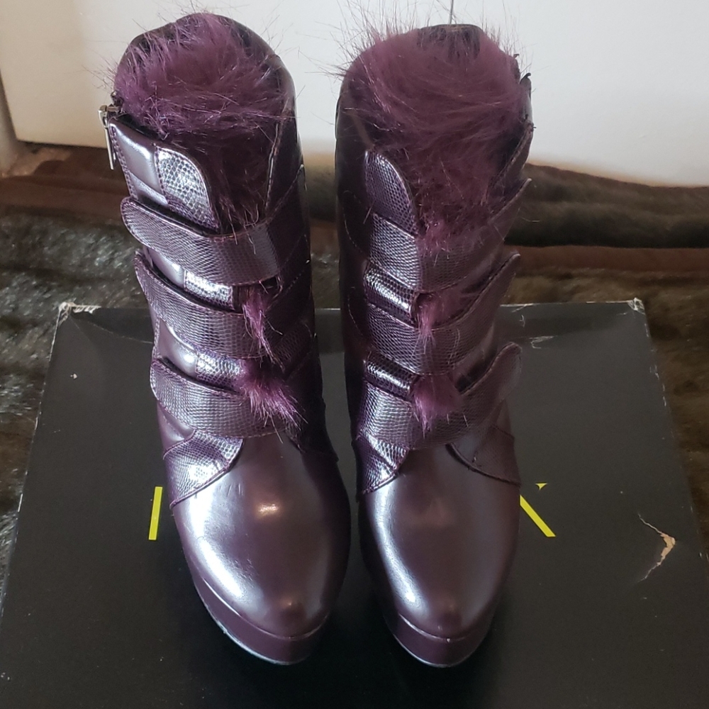 Platform Boot w/Fur - Picture 6 of 7